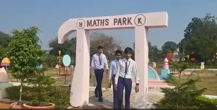 छत्तीसगढ़ : नवाचार का मॉडल 'सेंदरी का सरकारी स्कूल', 'मैथ्स पार्क' से बच्चे कर रहे गणित से 'दोस्ती'