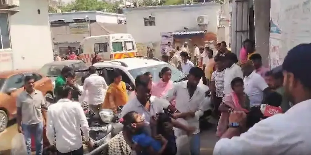 Tragic School Van Accident Claims Life of Young Girl and Injures 12 in Nawada, Bihar