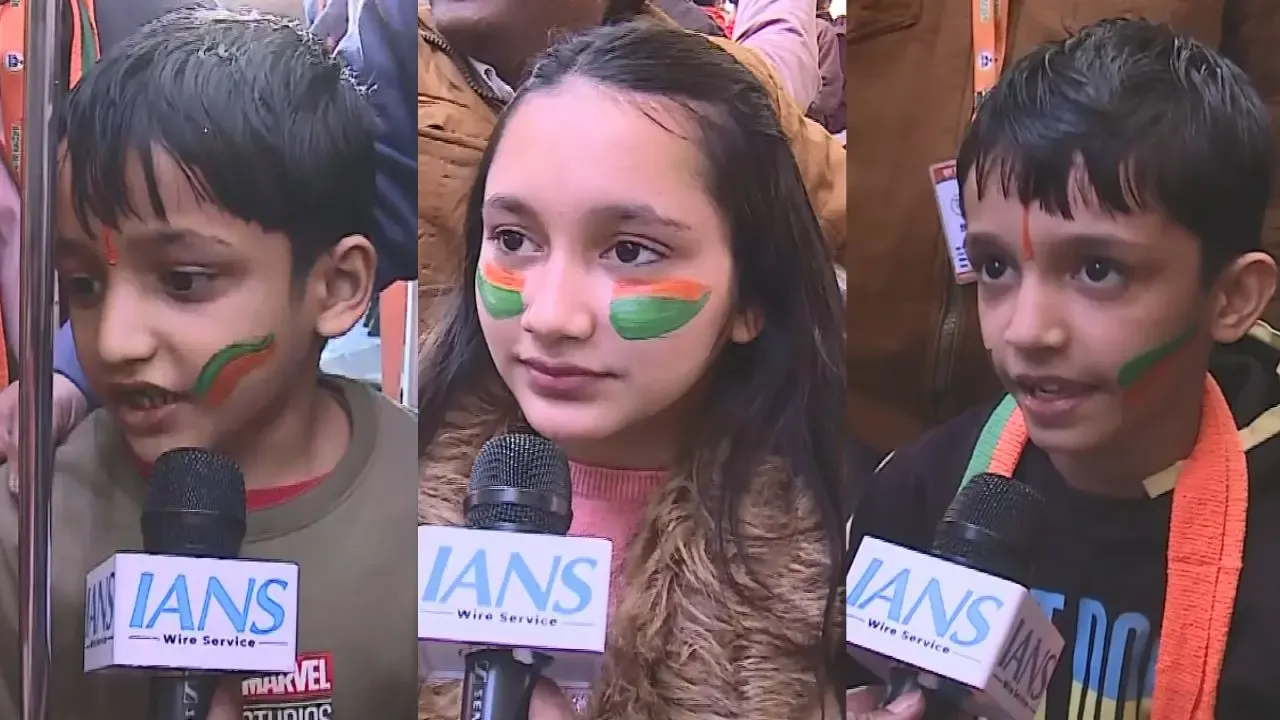 Children Present Handcrafted Art to PM Modi During Rally at Japanese Park