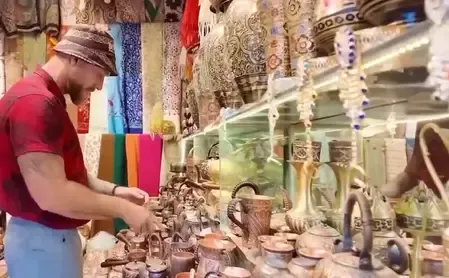 चीन में घूमना विदेशी पर्यटकों में फैशन बना