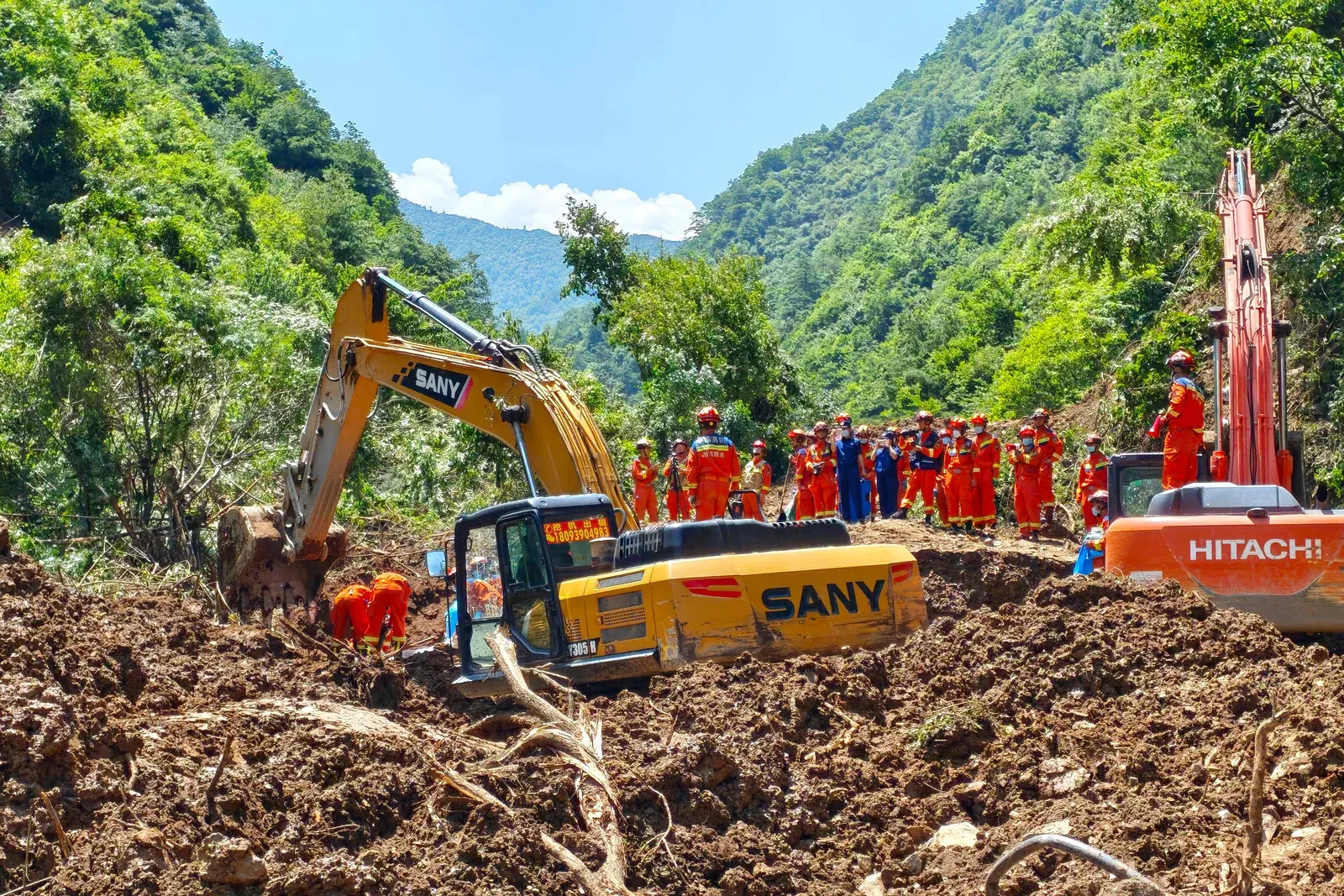 Chongqing landslide kills 8, leaves 34 missing along Wujiang River