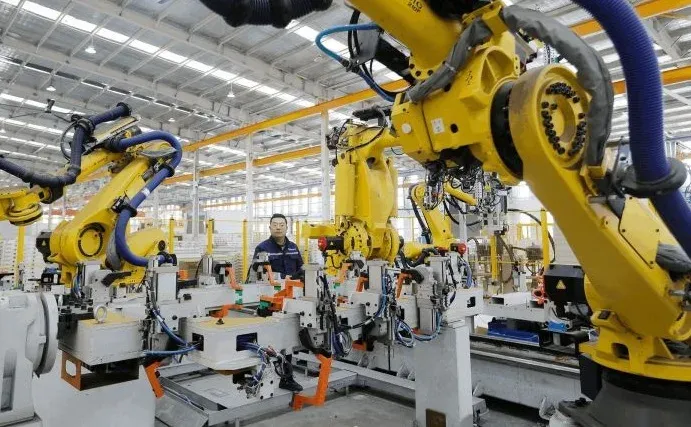 चीन की मई 2025 अर्थव्यवस्था: औद्योगिक वृद्धि 5.4%, विदेशी व्यापार में 16.9% उछाल