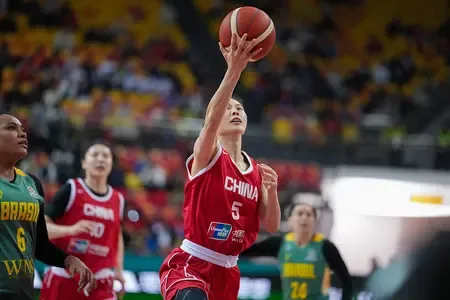 चीनी महिला बास्केटबॉल टीम ने अभ्यास मैच में ब्राजील को हराया