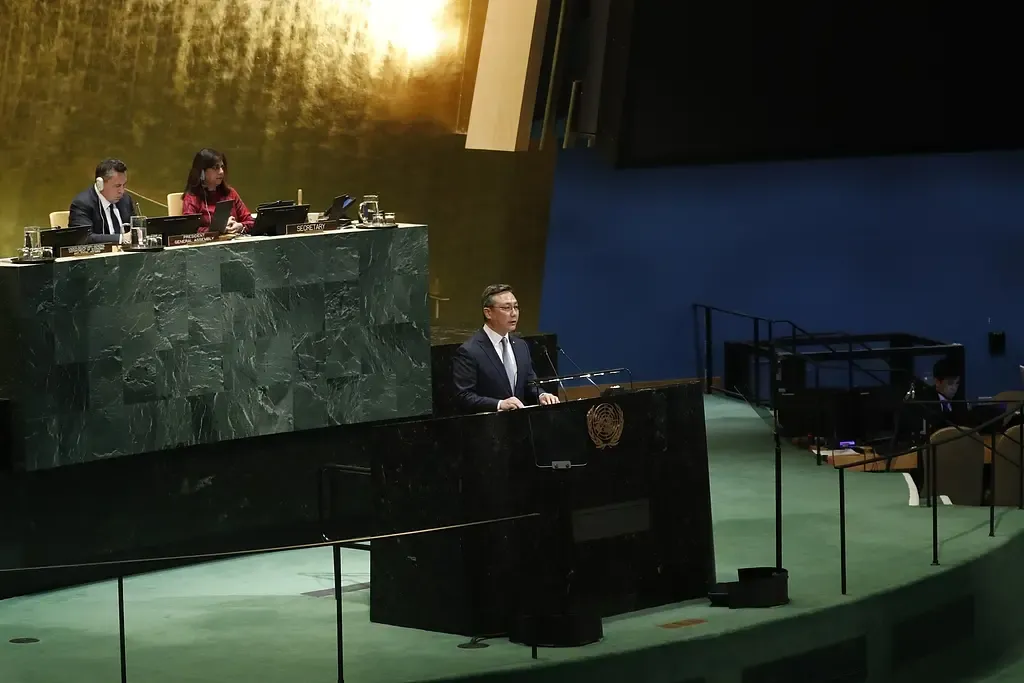 क्या चीन ने विश्व समुदाय से एकतरफा प्रतिबंधों का सामूहिक विरोध करने का आह्वान किया?