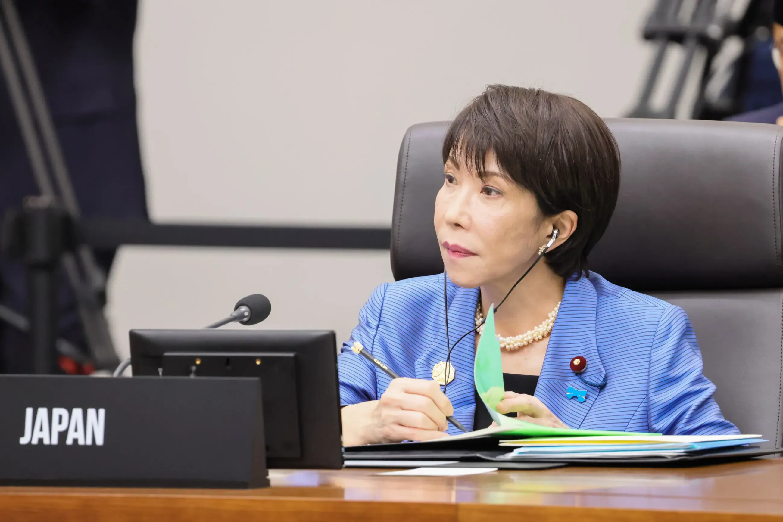 क्या चीन से तनाव के बीच जापान ने 'विशेष दूत' भेजा बीजिंग?