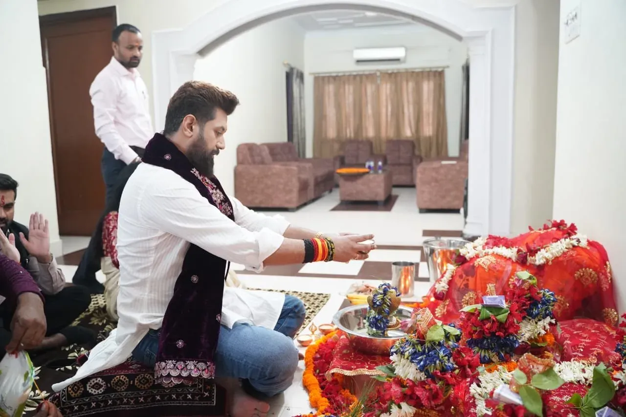 Chirag Paswan offers prayers to Maa Mahagauri on Navratri Ashtami