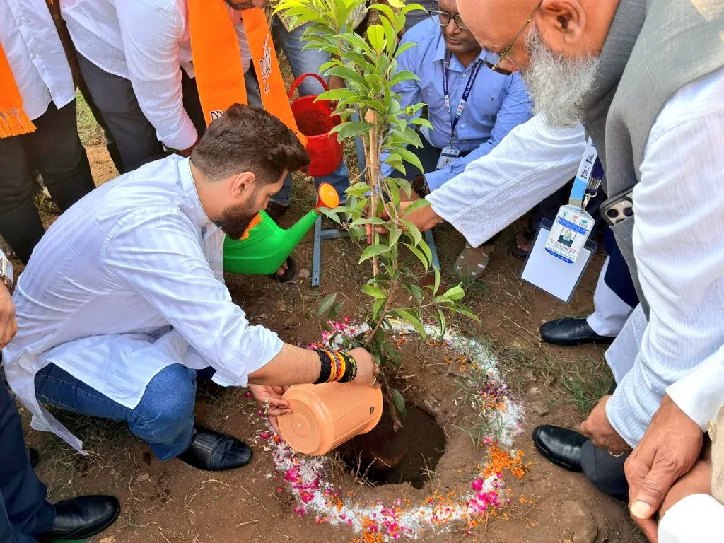 Chirag Paswan Plants Trees at Vizag ICAR-CMFRI on World Environment Day