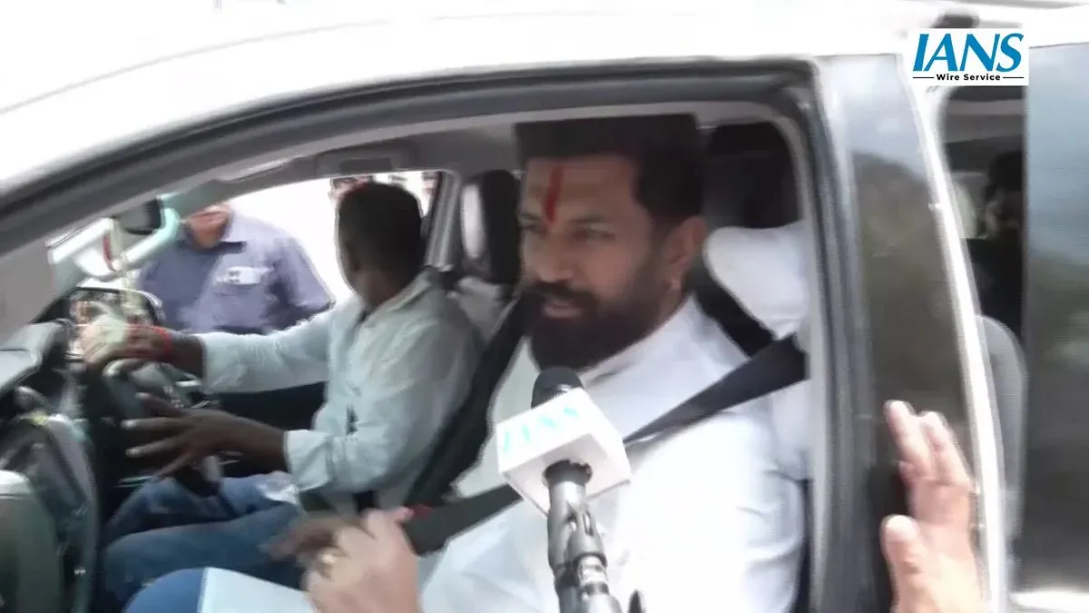 Chirag Paswan visits Ara, vows justice for Bharat Tiwari family