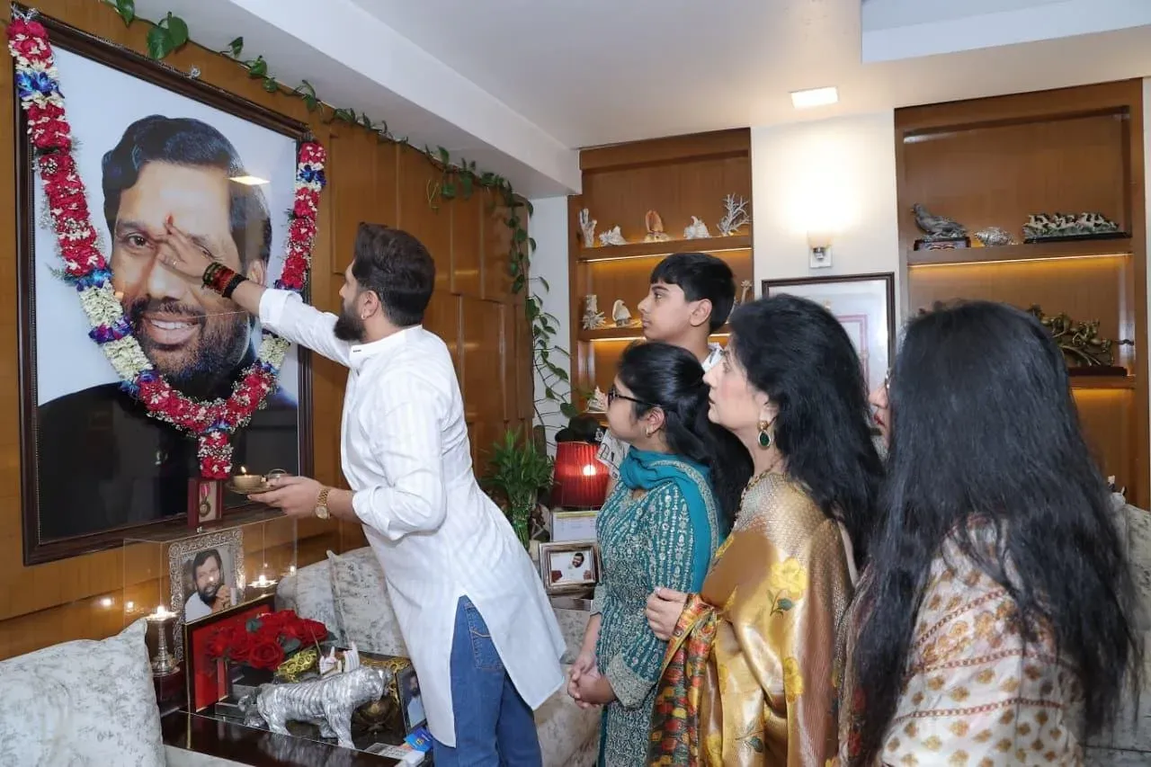 Chirag Paswan Wishes Late Father Ram Vilas on Birthday