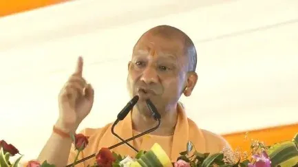 योगी आदित्यनाथ का विपक्ष पर प्रहार: राम को काल्पनिक बताने वाले आज आस्था की राजनीति कर रहे