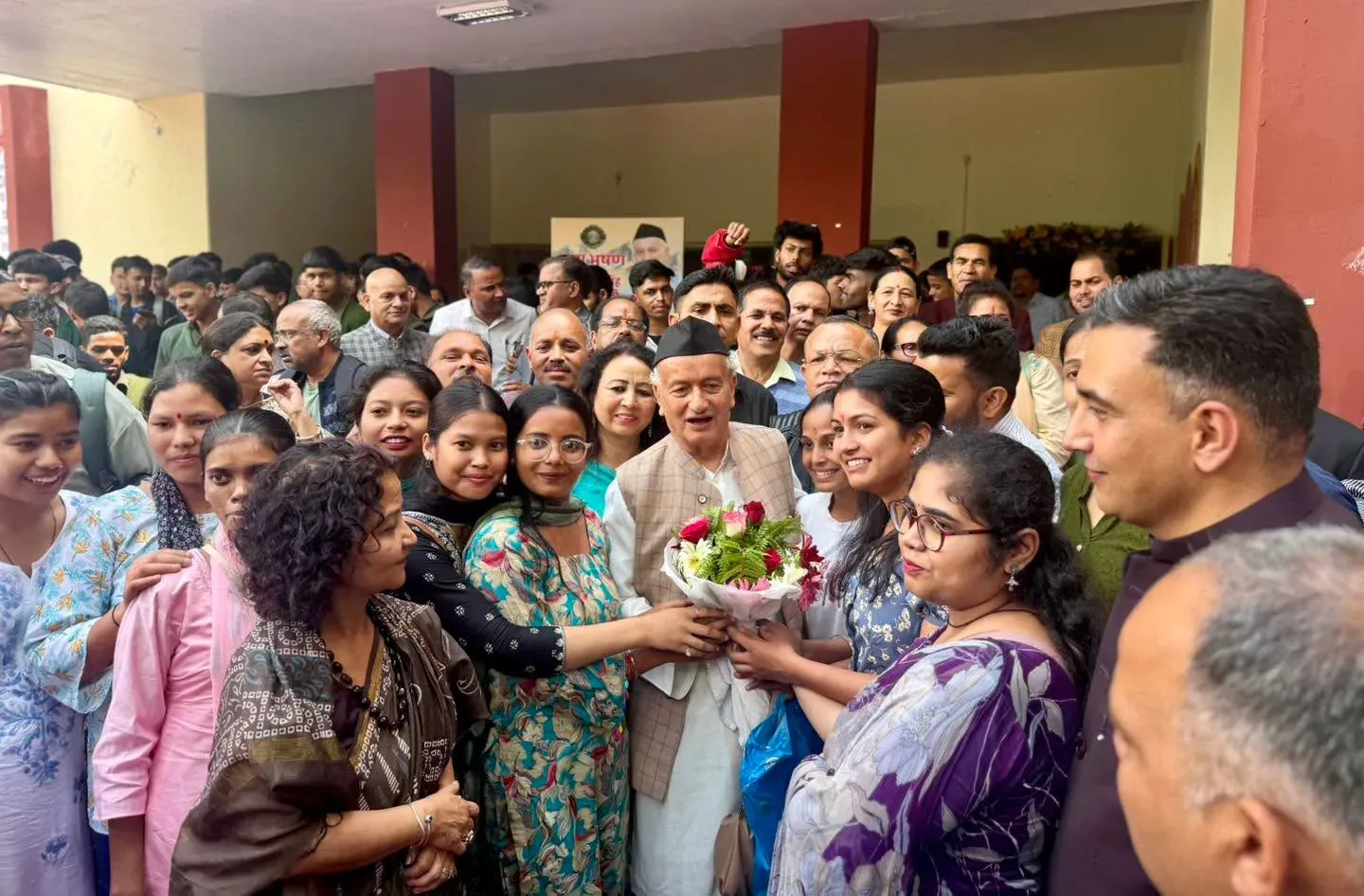 बद्रीनाथ दान चोरी पर पूर्व CM कोश्यारी सख्त: 'चोरों को कठोरतम सजा मिले', कुमाऊं विश्वविद्यालय में हुए सम्मानित