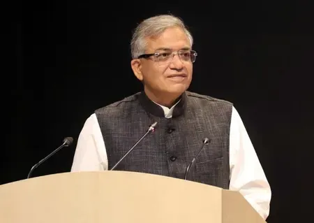 क्या चुनाव आयोग ने राहुल गांधी से डिक्लेरेशन देने या झूठे आरोपों के लिए माफी मांगने को कहा?