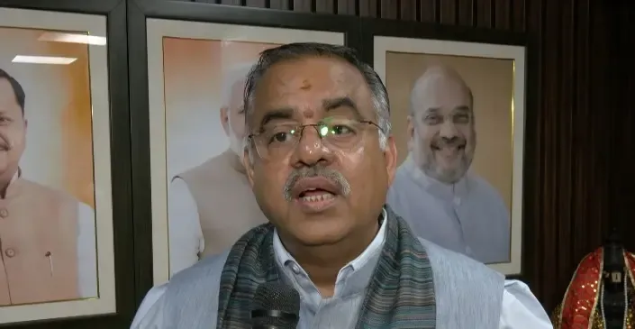 राहुल गांधी के 'वोट चोरी' आरोपों पर BJP कांग्रेस आमने सामने, तरुण चुघ बोले — 'चुनाव हारने पर EC को दोष देना पुरानी आदत'