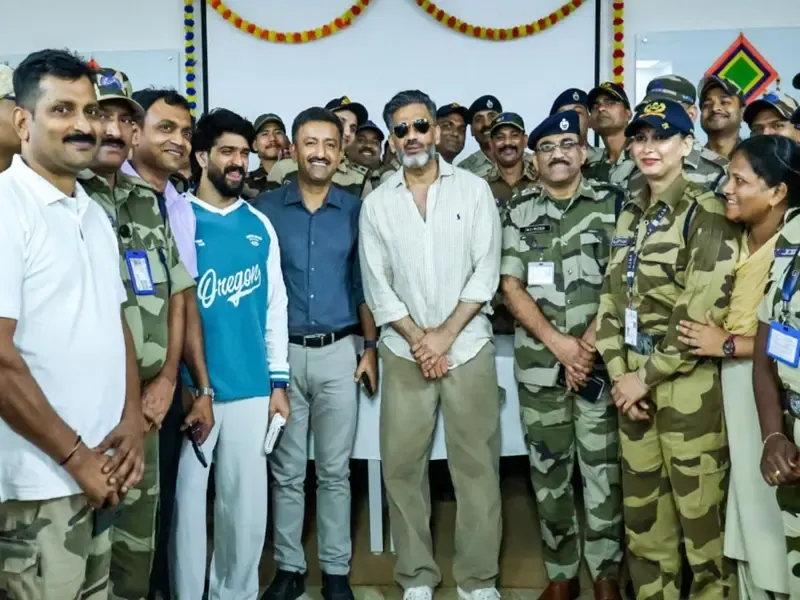 क्या सुनील शेट्टी ने सीआईएसएफ जवानों के साथ देश के प्रति समर्पण और हार्डवर्क पर चर्चा की?