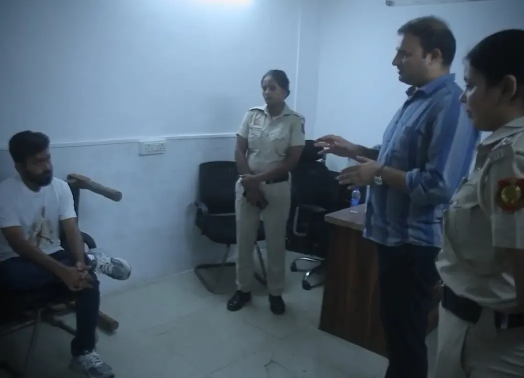 दिल्ली पुलिस ने सीजेपी के आरोपों का खंडन किया, अभिजीत दिपके को दादी के निधन पर मदद की पेशकश का वीडियो जारी