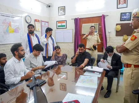 Delhi Police to add POCSO, SC/ST, murder attempt charges in 72 hrs after CJP protest