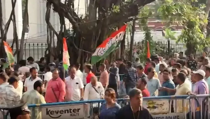 Violent Clashes Erupt Between BJP and Trinamool Outside West Bengal CEO Office