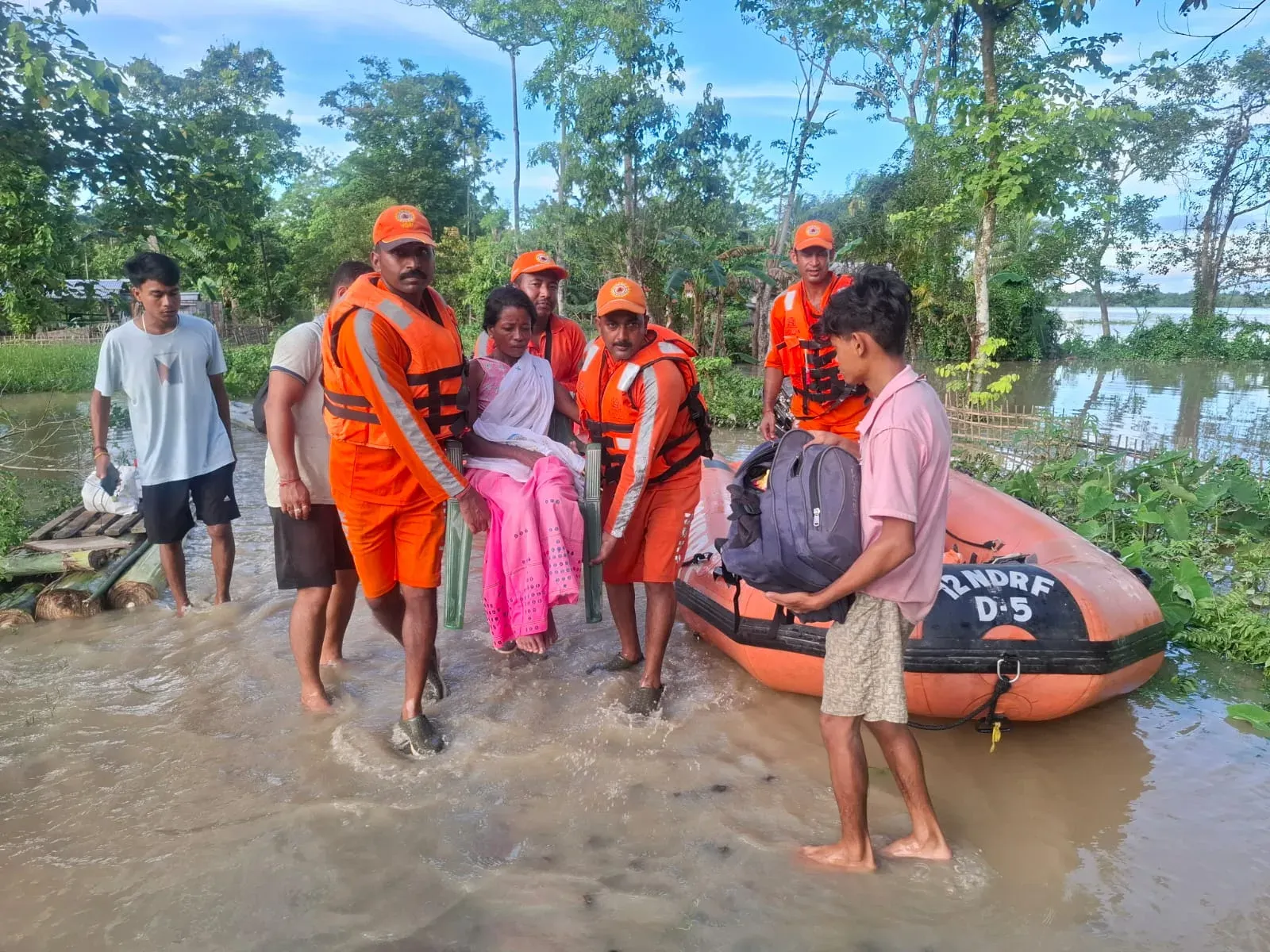 CM Assam Mobilises Full Admin for Flood Relief Ops