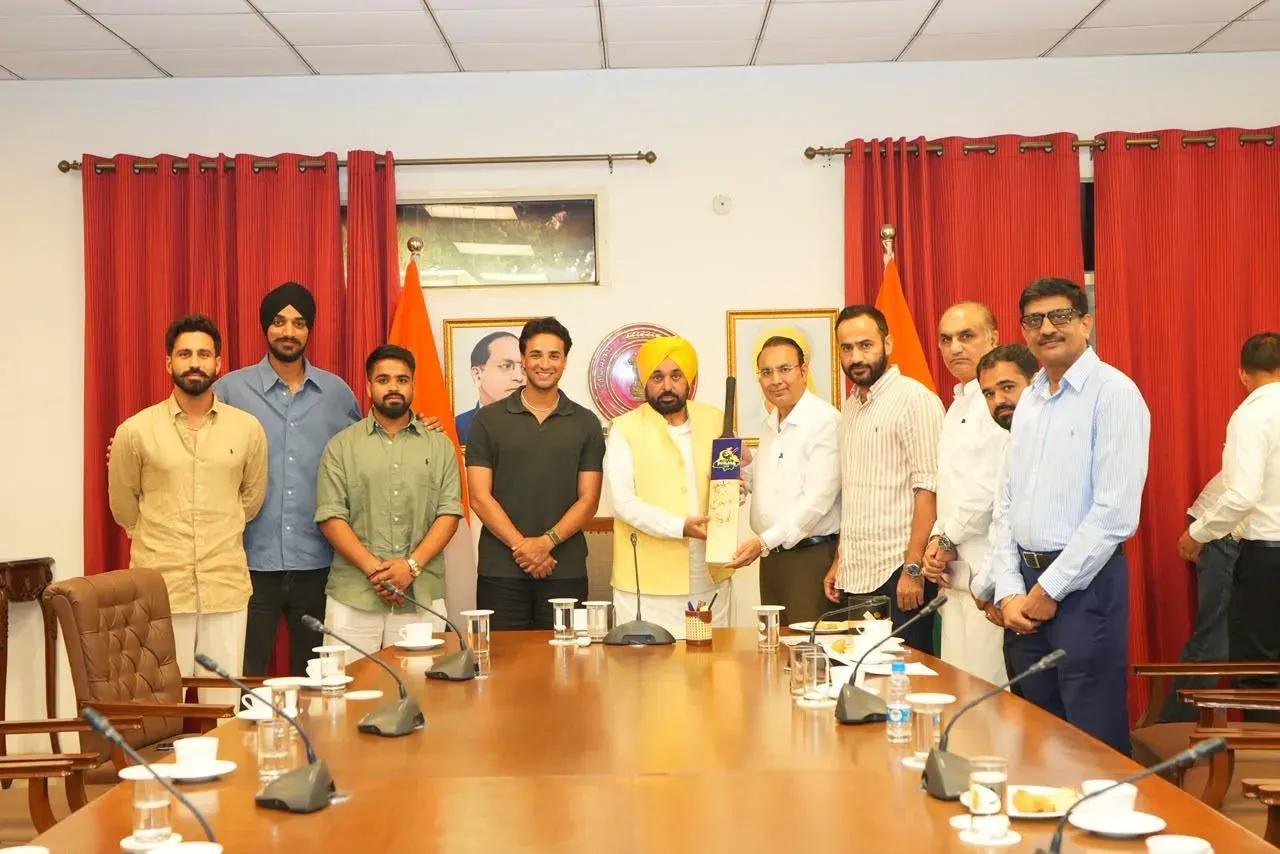 CM Bhagwant Mann meets Sher-E-Punjab T20 Cup players