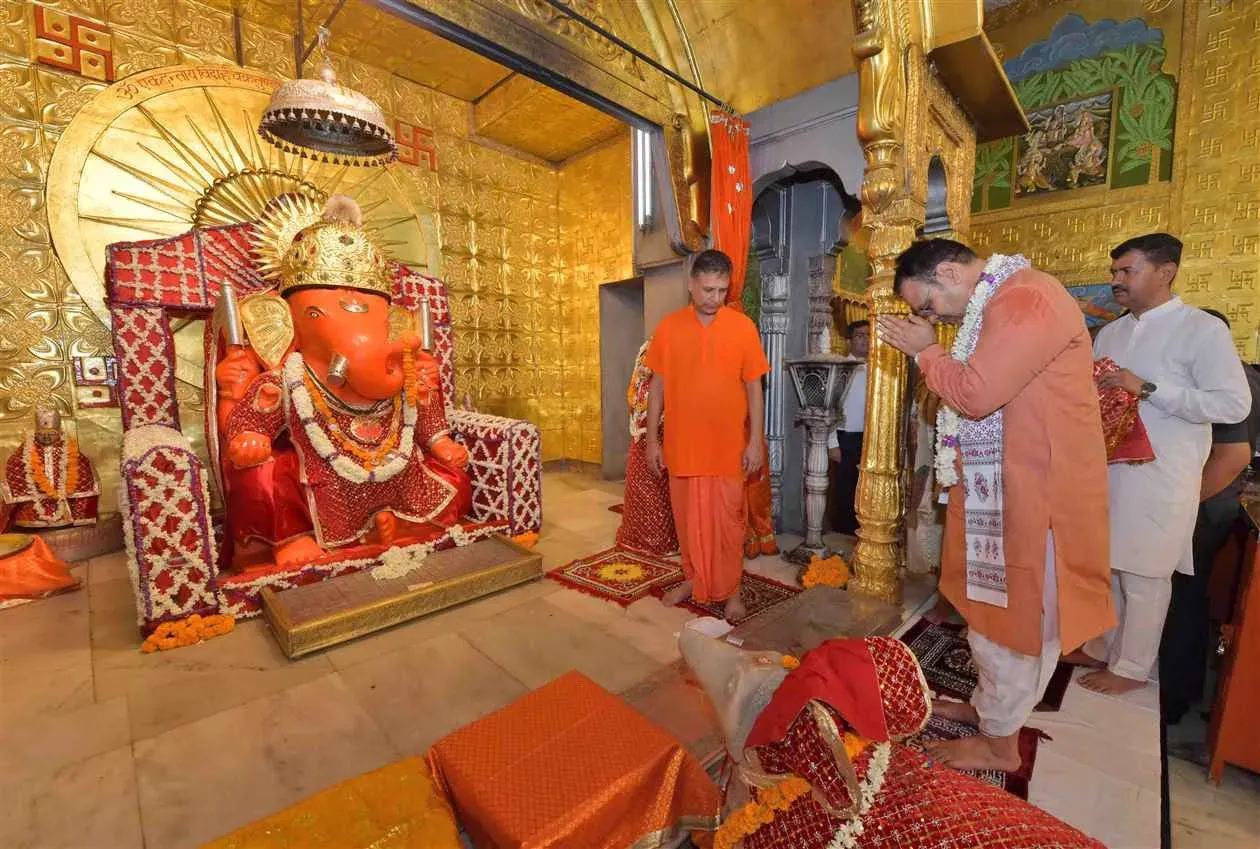 CM Bhajanlal Offers Prayers at Moti Dungri on Modi's 12-Year Mark