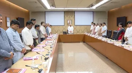 सीएम भूपेंद्र पटेल की कैबिनेट बैठक में योगेश भाई के निधन पर जताया गया शोक, दो मिनट का मौन धारण