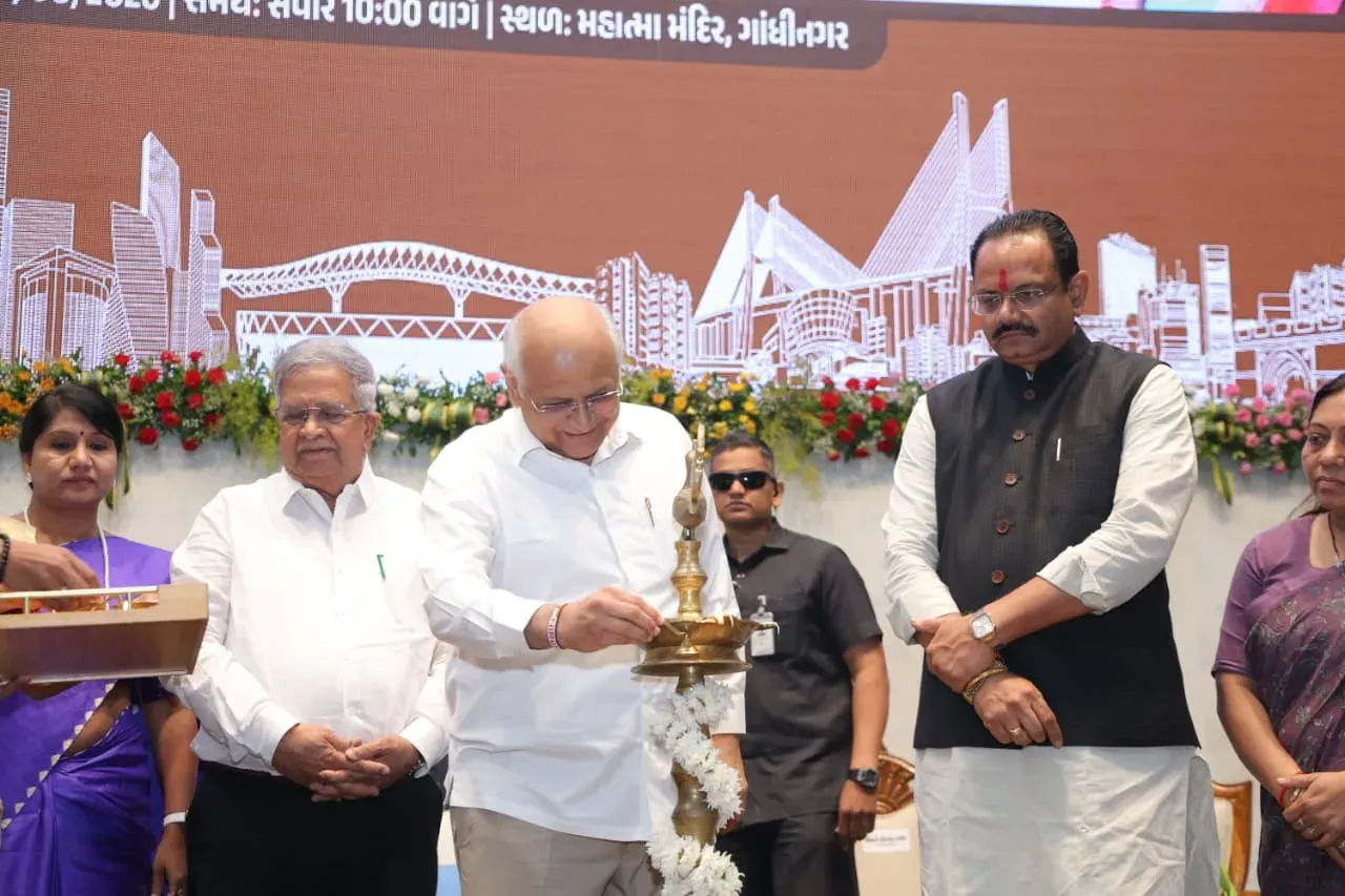 CM Bhupendra Patel Hands Over ₹3,850 Cr to Gujarat Urban Bodies