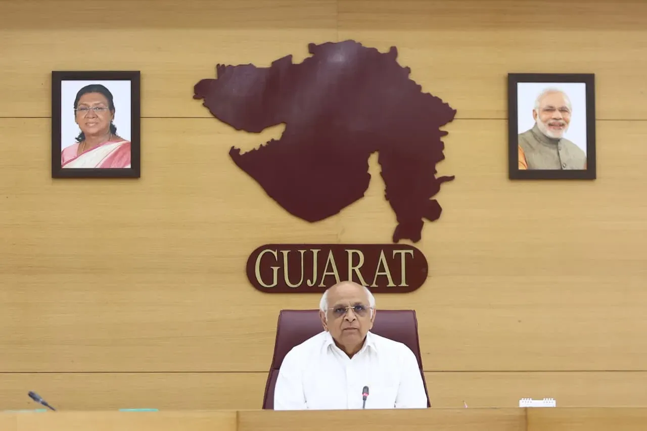 CM Bhupendra Patel Launches Bhuj-Delhi Express Train