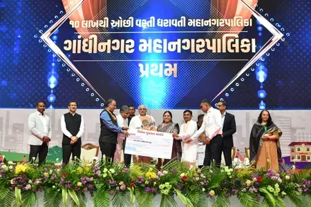 सीएम भूपेंद्र पटेल ने 8 महानगर पालिकाओं तथा 16 नगर पालिकाओं को ‘निर्मल गुजरात अवॉर्ड्स’ वितरित किए
