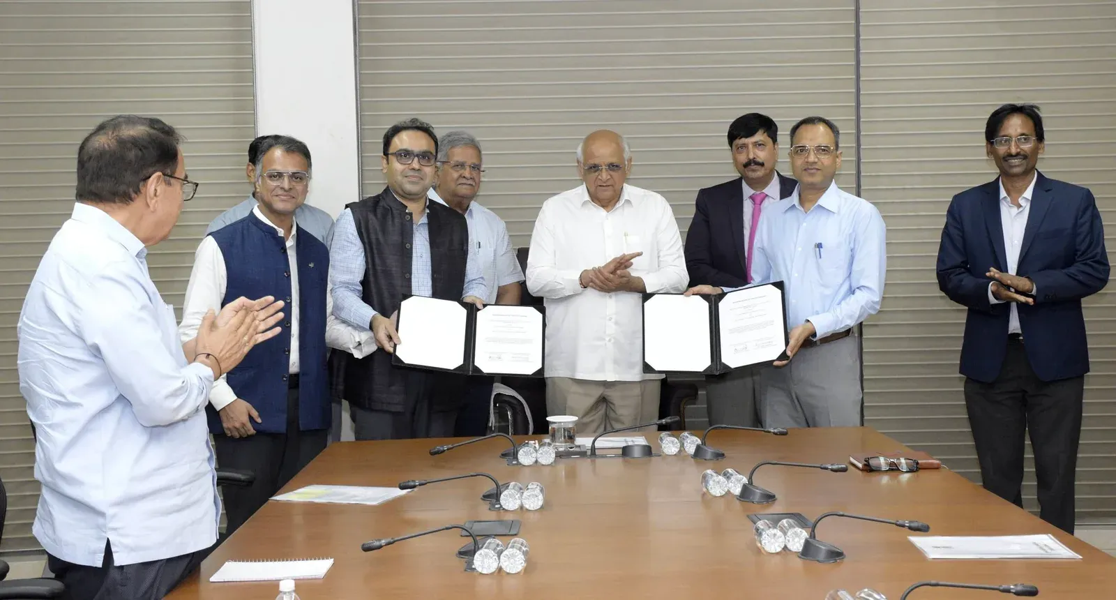 CM Bhupendra Patel Signs ₹1 Lakh Crore HUDCO MoU for Gujarat Infrastructure