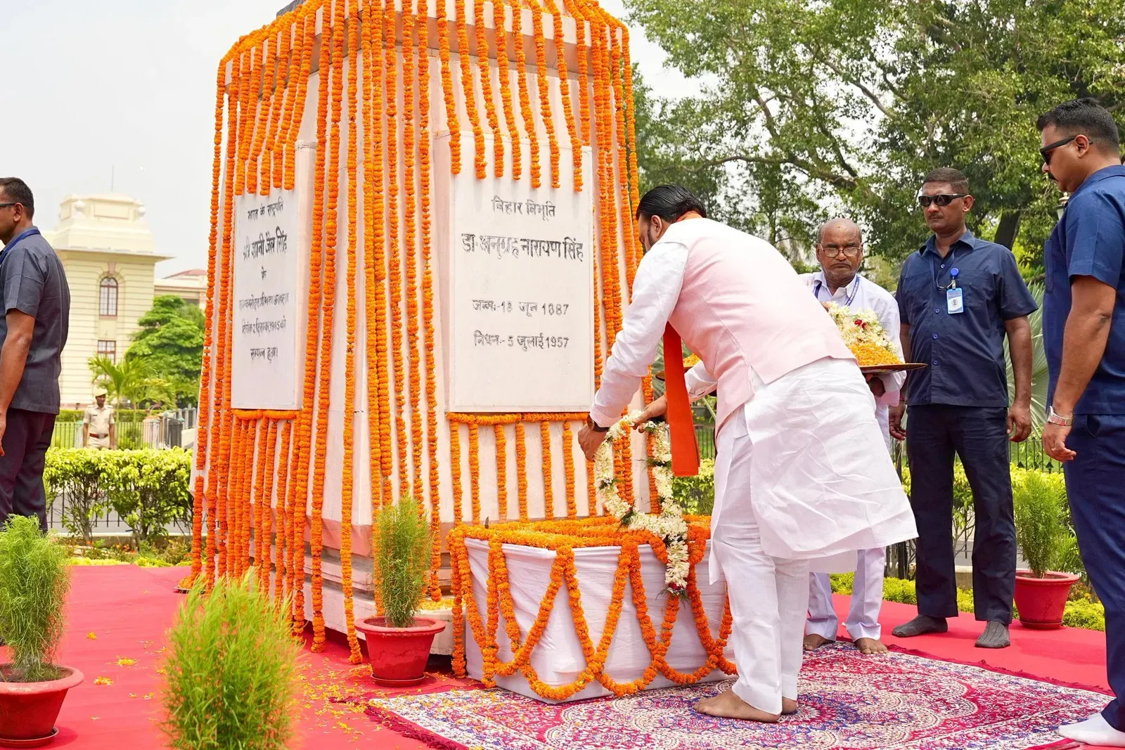 CM Bihar pays floral tribute to Bihar Vibhuti Anugrah Narayan Singh