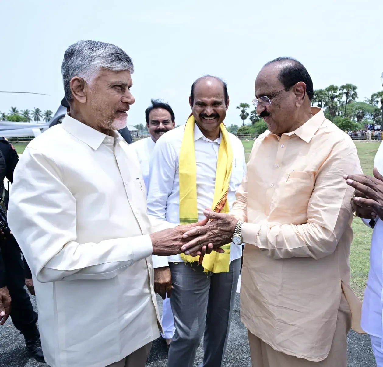CM Chandrababu Naidu Gets Grand Welcome in Kaikaluru