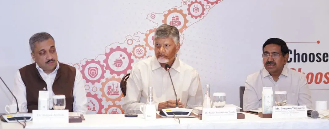 CM Chandrababu Naidu Meets Singapore VCs to Woo Startup Capital