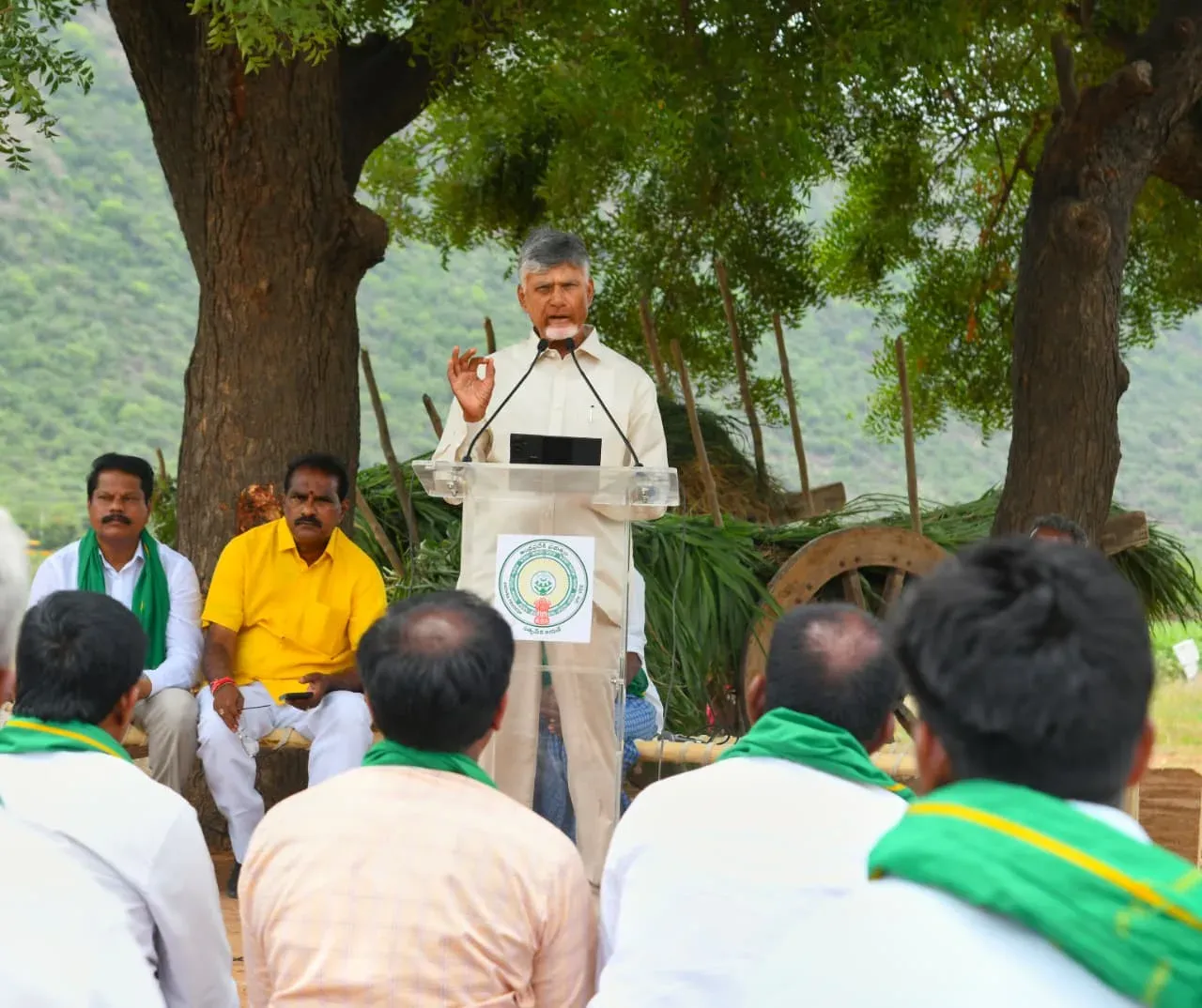 CM Chandrababu Reviews Veligonda Canal, Hands Rs 300 Cr R&R Cheques