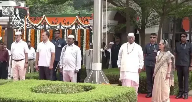 CM Dhami Attacks Congress Over Vande Mataram Stance