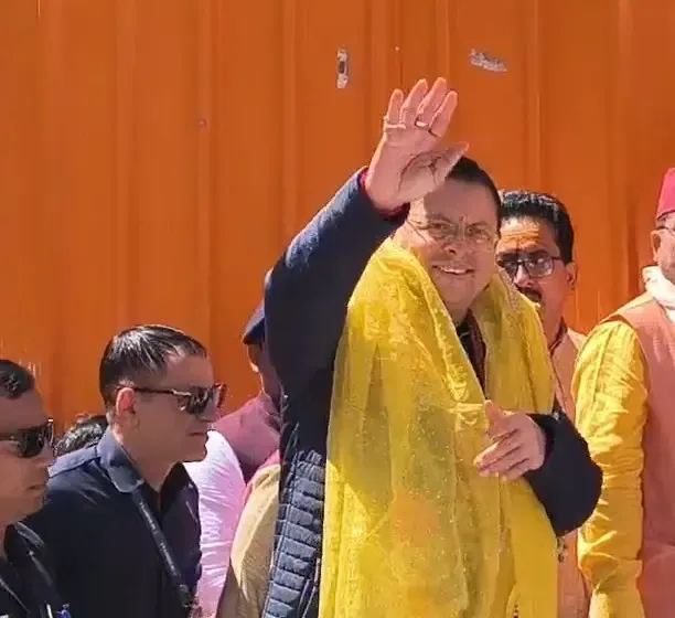 बद्रीनाथ धाम में CM पुष्कर सिंह धामी का भव्य स्वागत, देवभूमि कल्चरल फेस्टिवल में होंगे शामिल