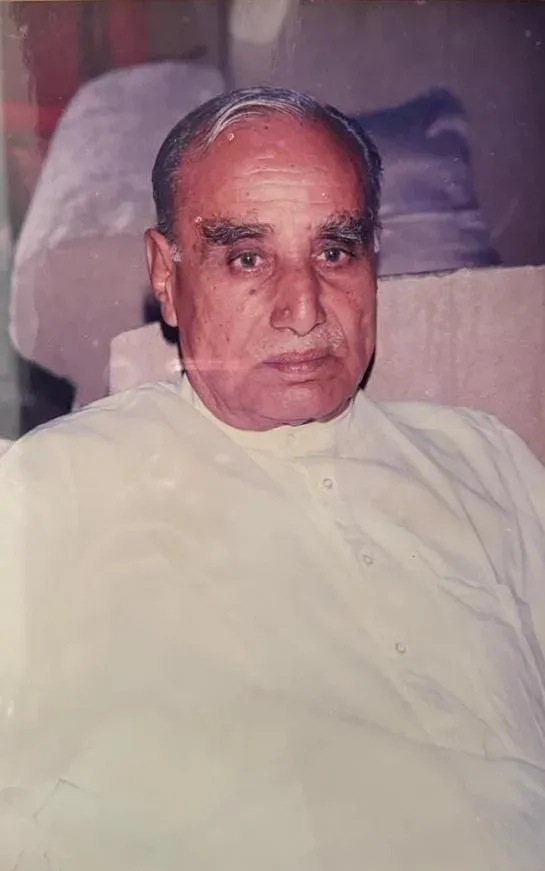 CM Dhami Condoles Death of Subhash Chandra's Father