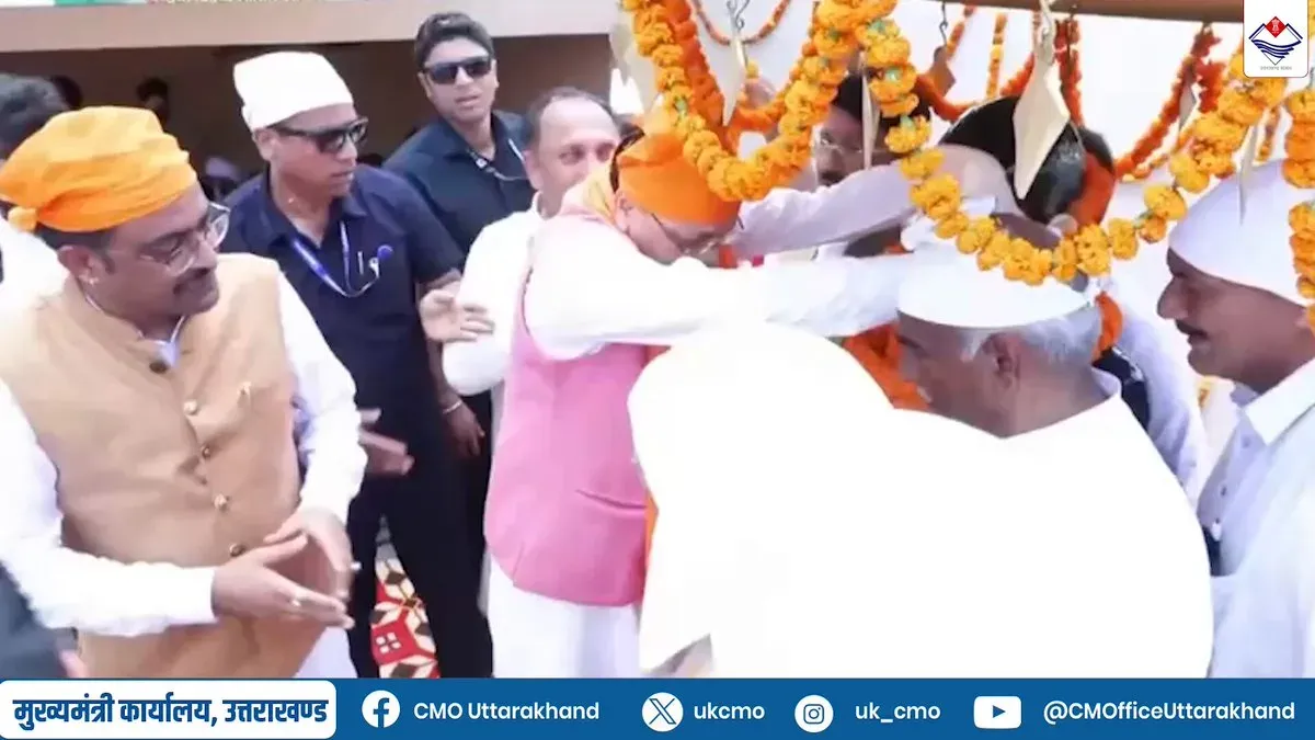 CM Dhami Garlands Udham Singh Statue in Gadarpur