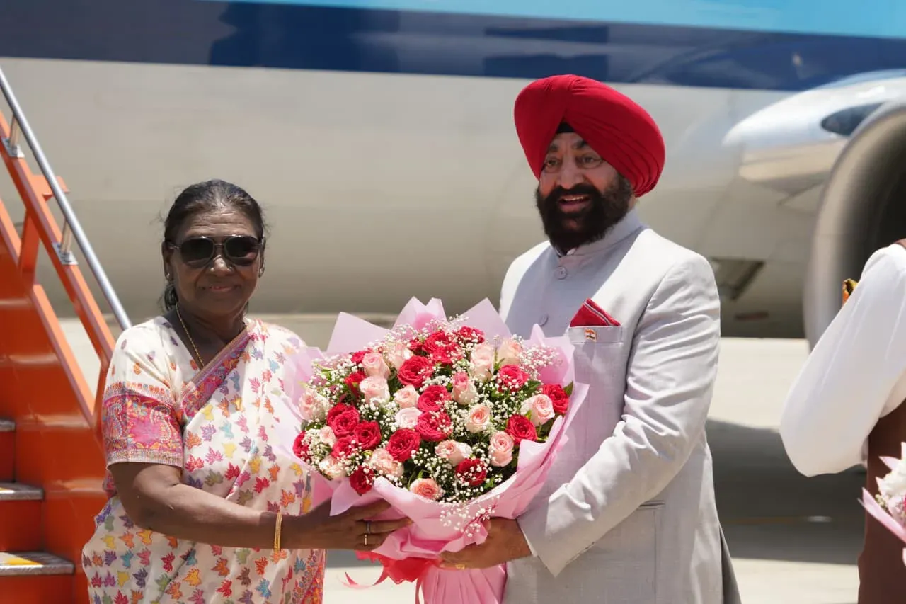 CM Dhami, Governor Receive President Murmu at Jolly Grant Airport