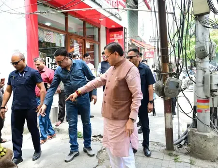 Uttarakhand CM Dhami Conducts Surprise Inspection of CM Helpline Complaint, Critiques Officials