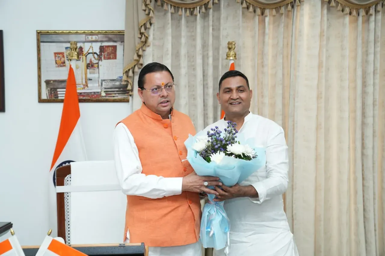 CM Dhami meets Cabinet Minister Kaida on area development