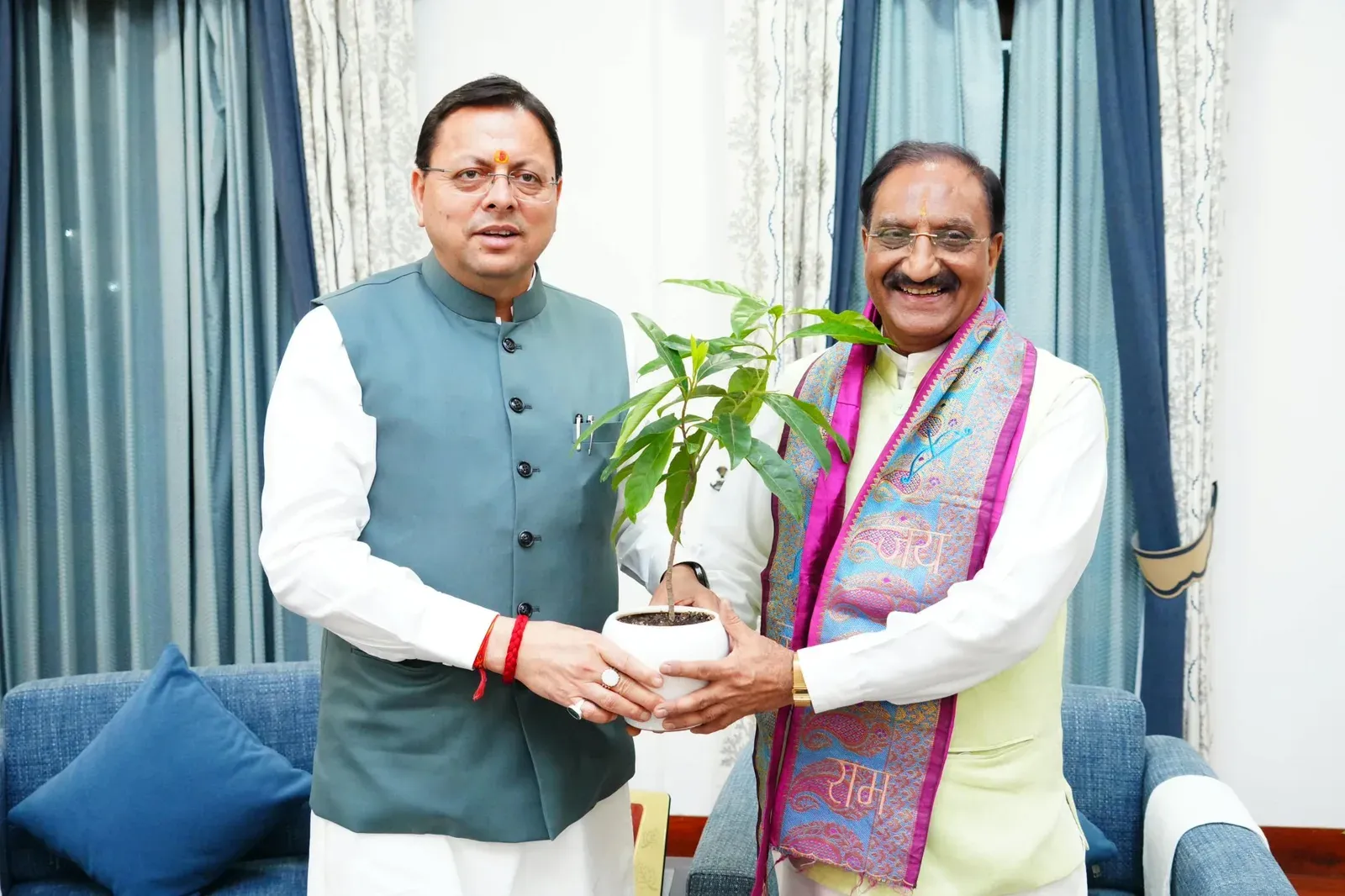 CM Dhami meets ex-Union Minister Nishank at CM residence