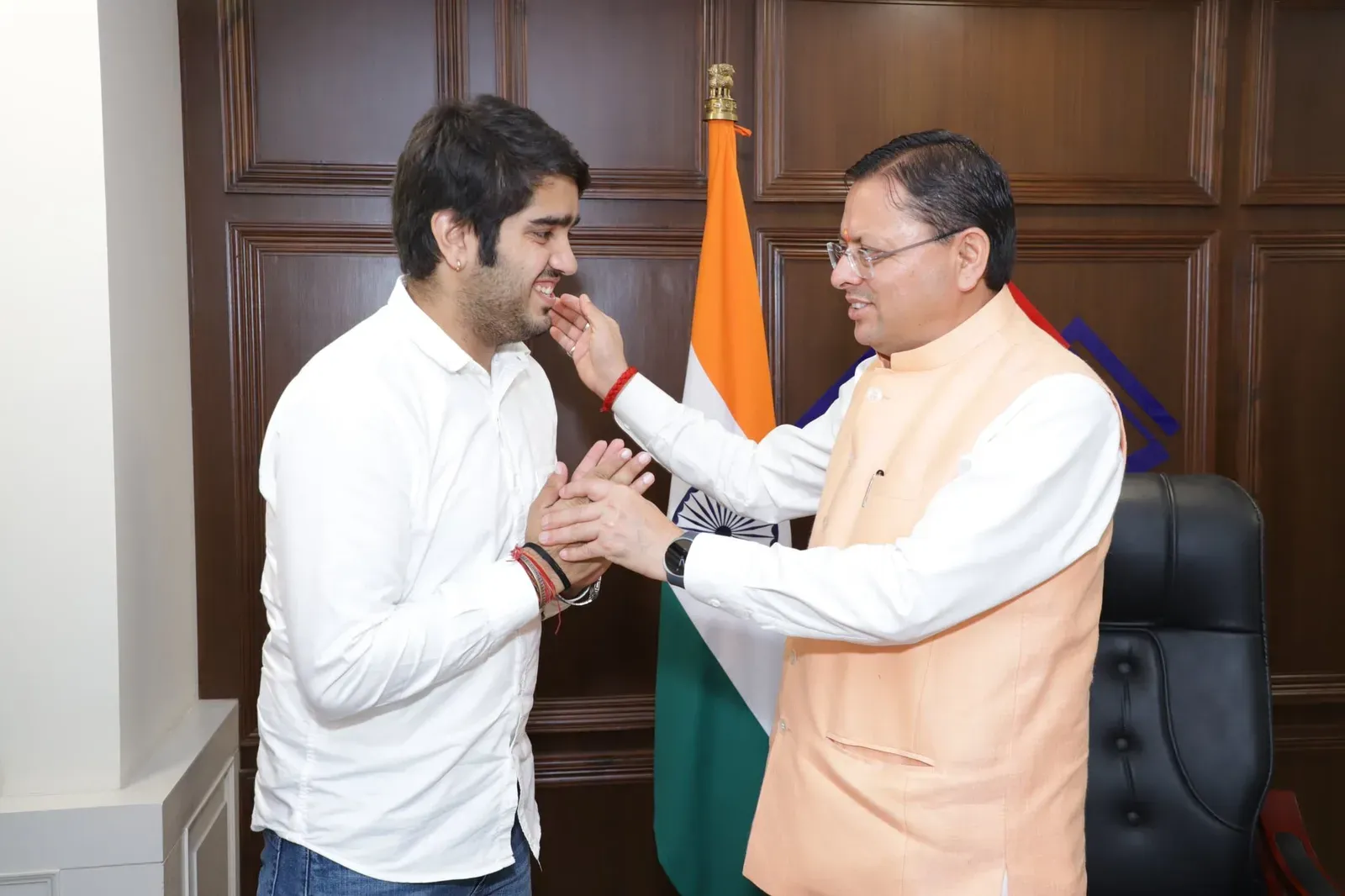 CM Dhami Meets Newly Elected DUSU Office-Bearers
