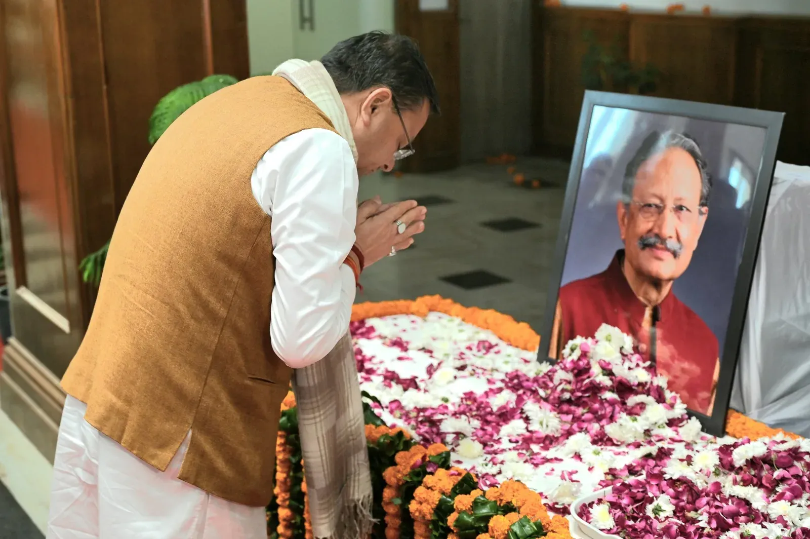CM Dhami mourns Khanduri: soldier, CM, nation-builder