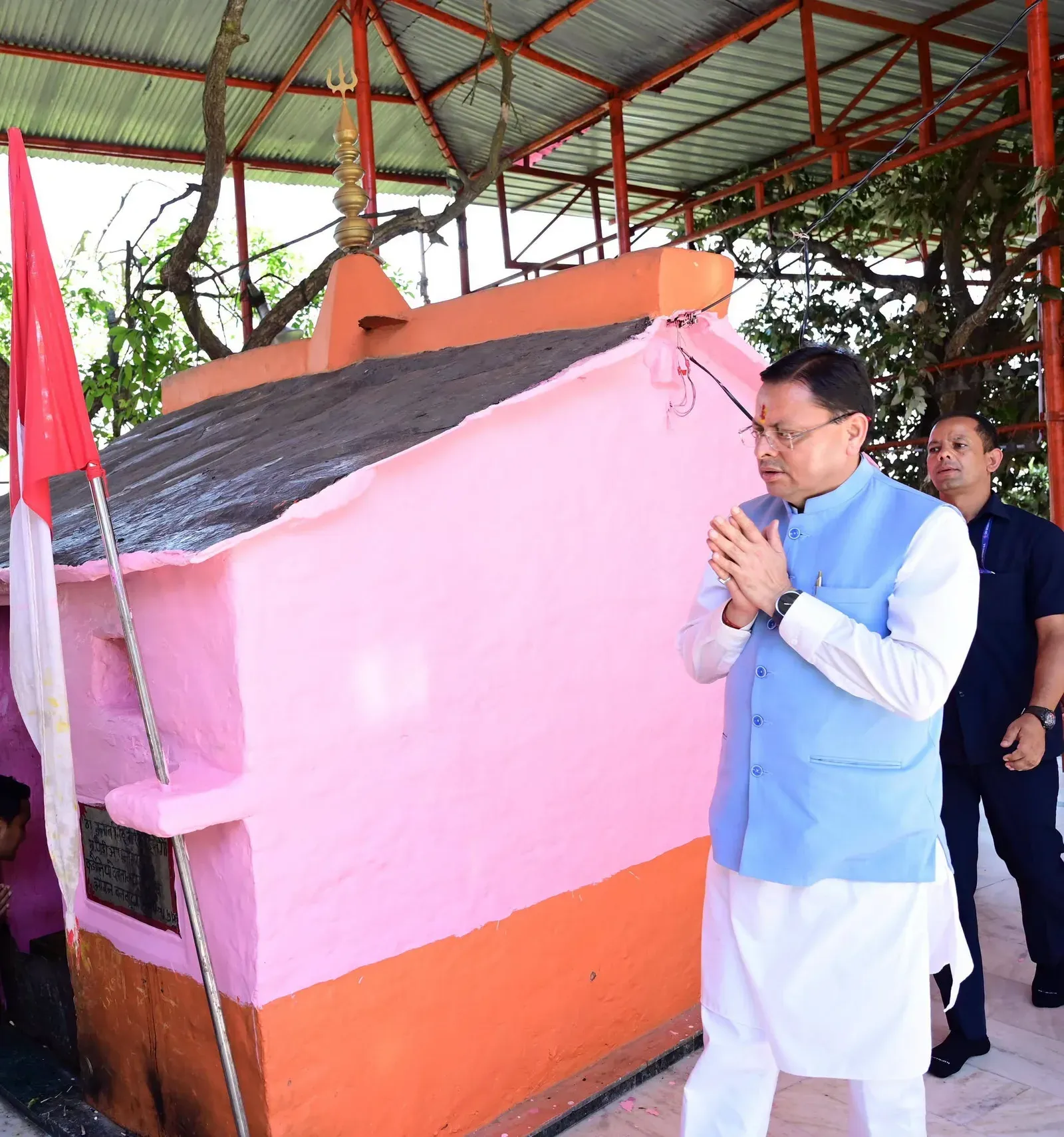 CM Dhami Offers Prayers at Kandoliya Temple in Pauri Garhwal