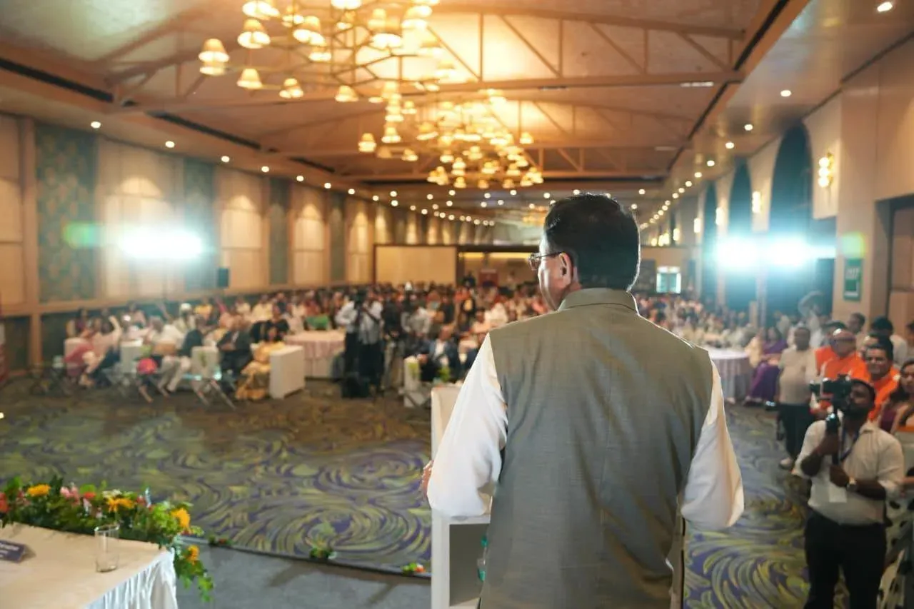 CM Dhami Pays Tribute to Doctors on National Doctors' Day