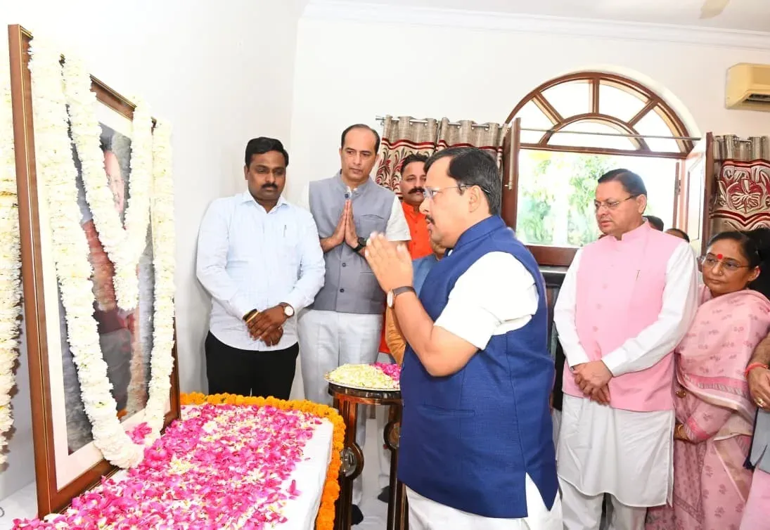 CM Dhami pays tribute to ex-CM Khanduri at his residence