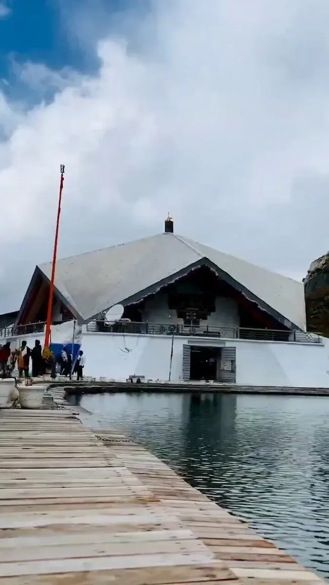 CM Dhami Promotes Hemkund Sahib, Invites Pilgrims to Chamoli