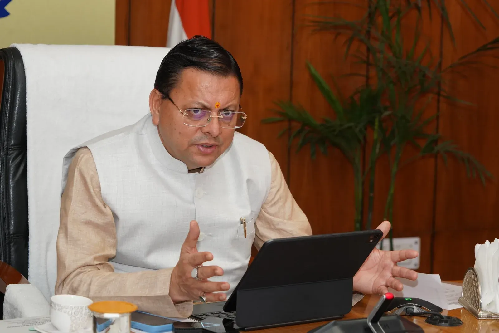 CM Dhami Reviews ₹6,940 Cr Projects via PRAGATI Portal