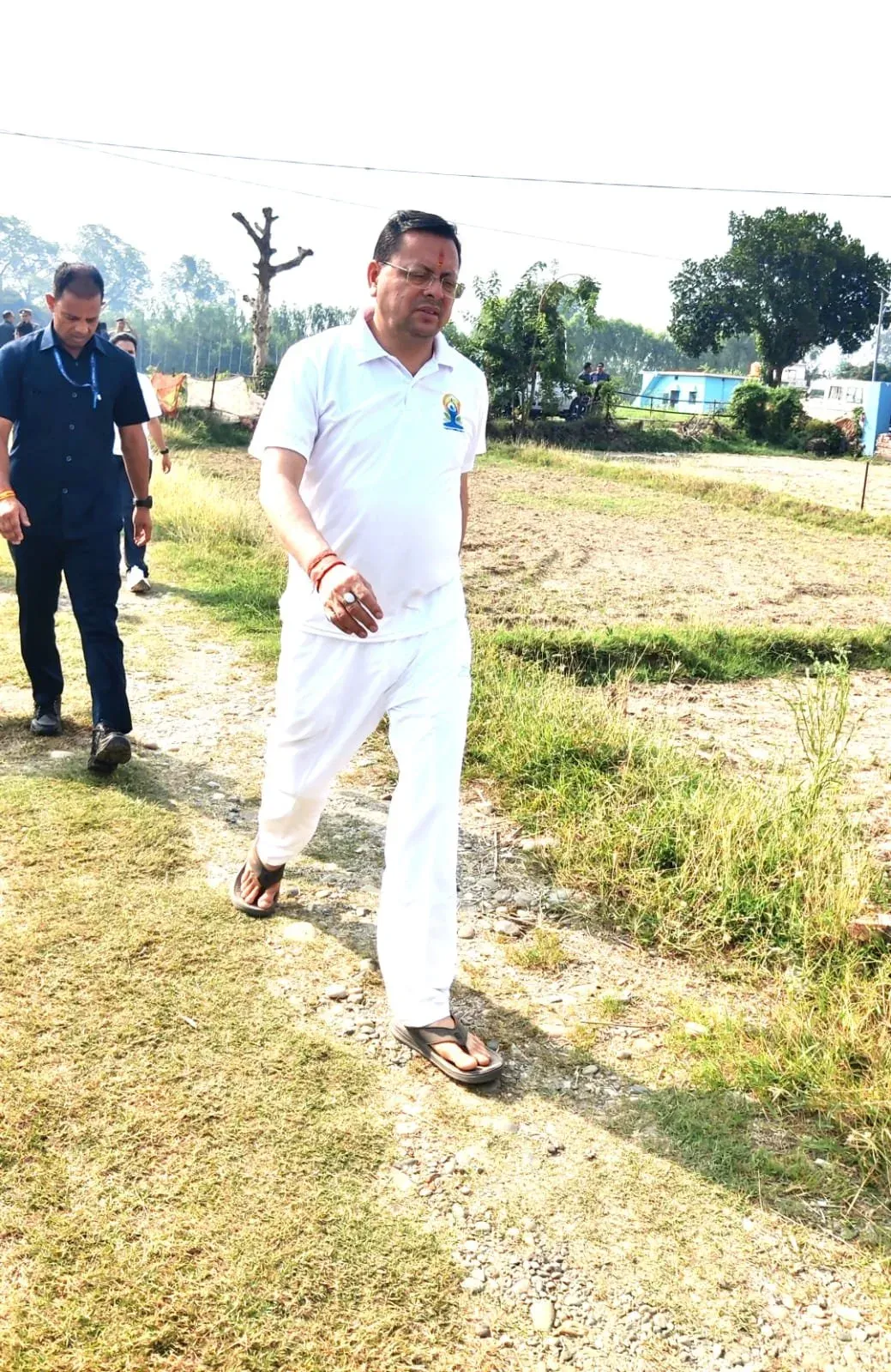CM Dhami visits bereaved families in Banbasa, offers condolences
