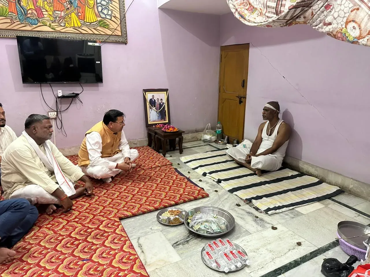 CM Dhami Visits Khatima Families to Offer Condolences